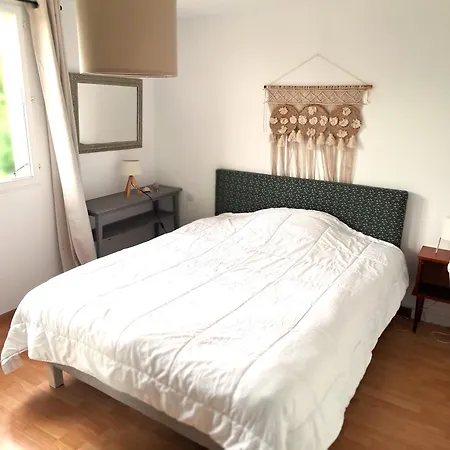 Avec Piscine A Villa *