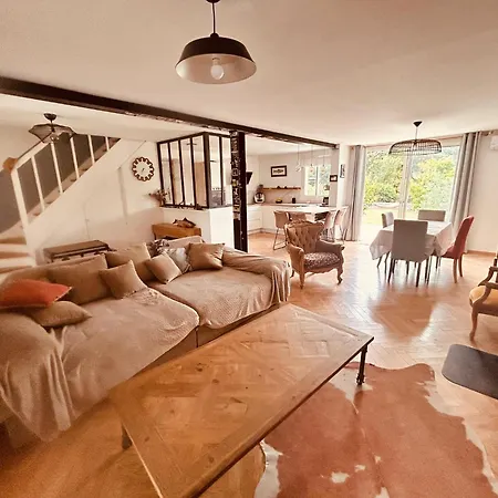 Villa Avec Piscine A Montolieu