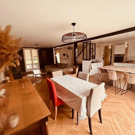 Avec Piscine A Villa